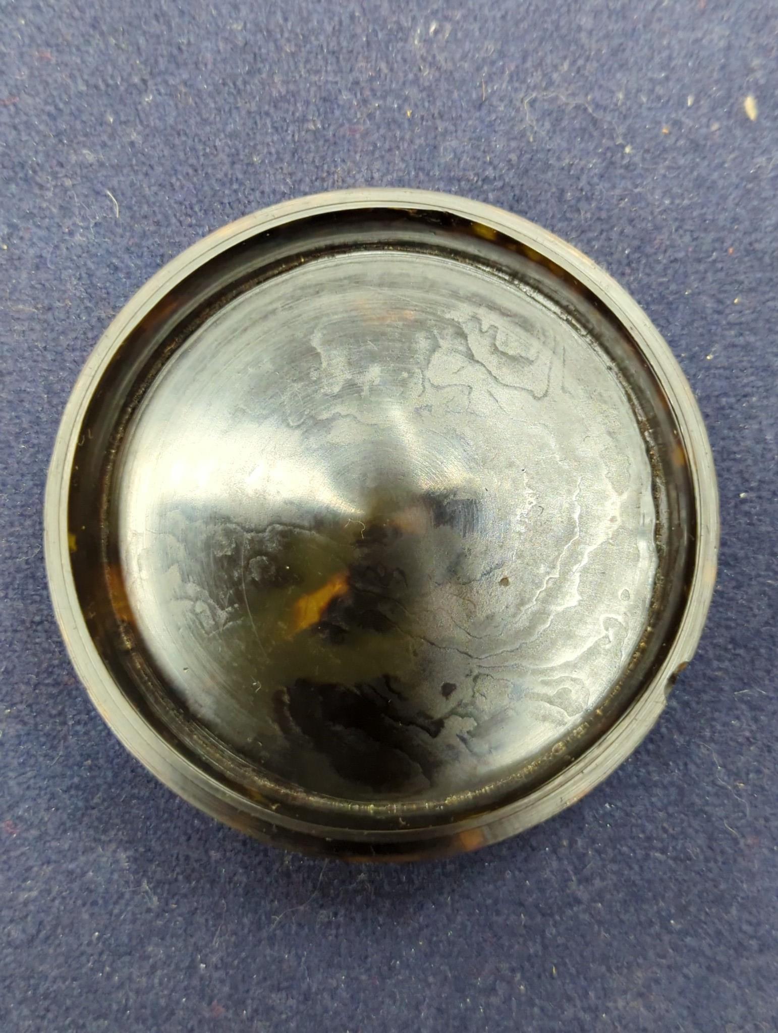 A 19th century Chinese export tortoiseshell snuff box, diameter 8cm